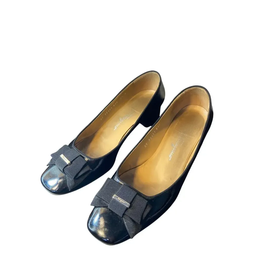 Salvatore Ferragamo patent leather‎ Vara Pump